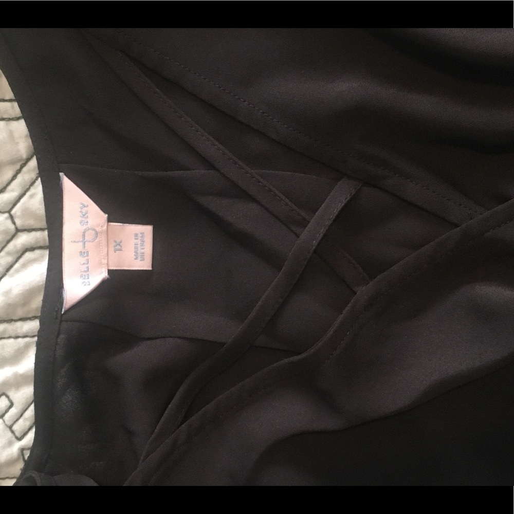 Cross cross neck detailed sheer top